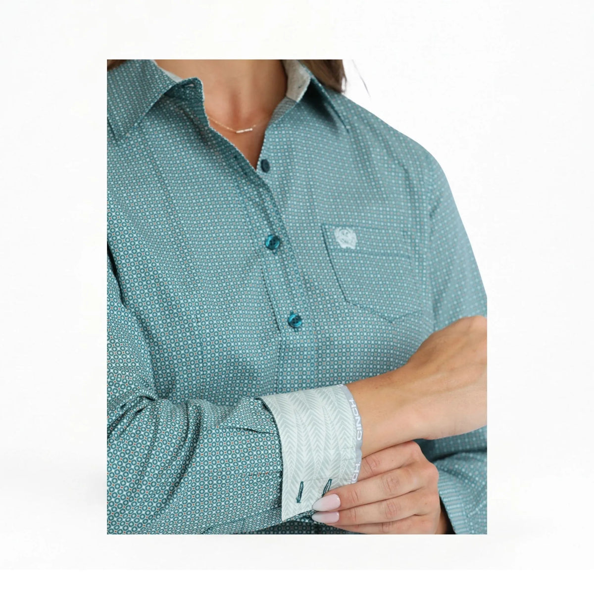 Cinch Women's Teal Geometric Print Long Sleeve Button-Down Shirt