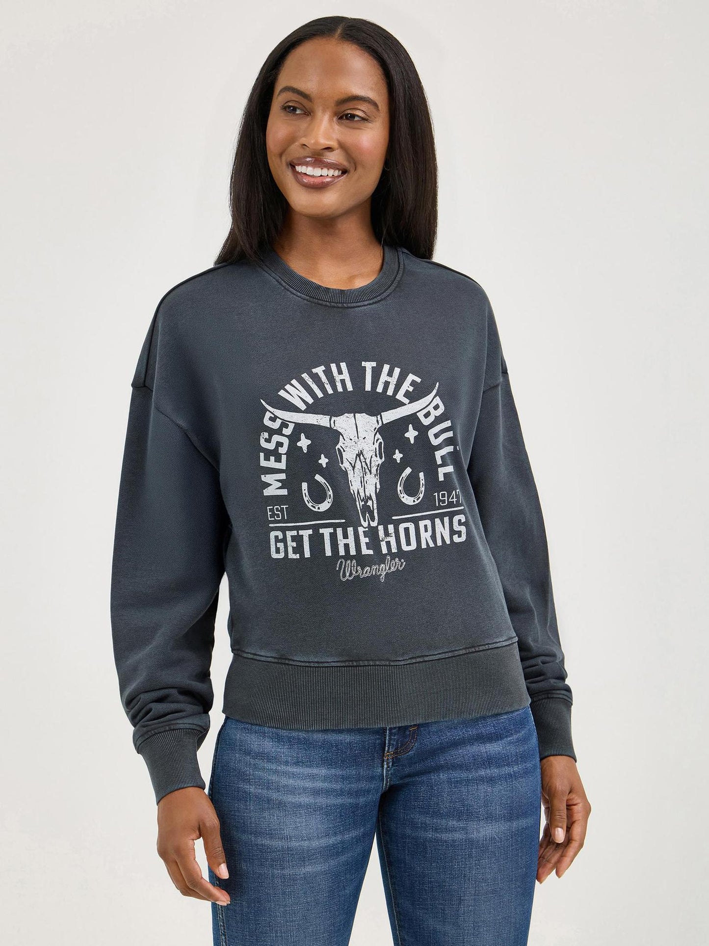 Wrangler Women's Retro Crew Fleece Cropped Long Sleeve In Black weis-western-wear