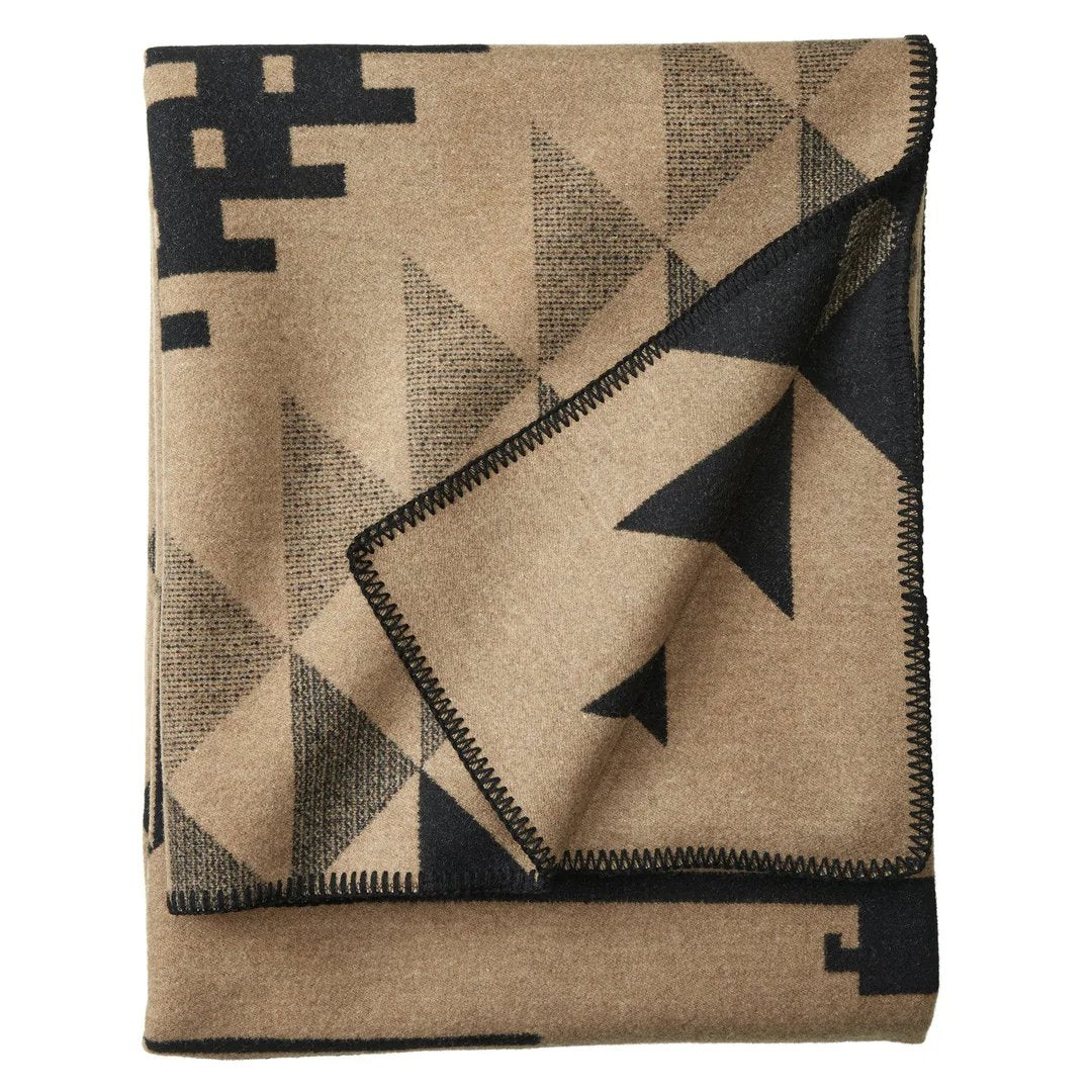Pendleton | Unnapped Jacquard Blanket | Thunderbird Mountain