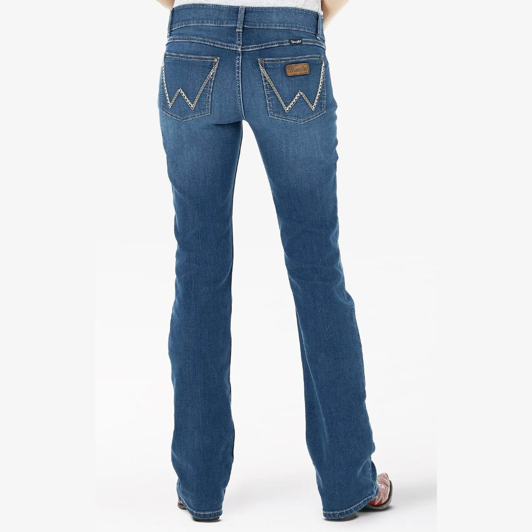 Wrangler Retro Mae maternity bootcut jean showing close-up of the smooth stretch maternity belly band.