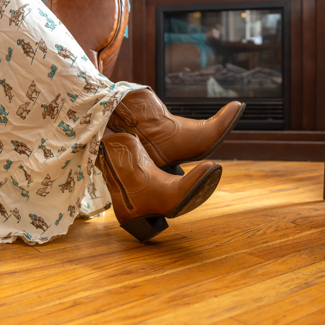 Ariat Women's Cowgirl Darlin Burnt Sugar Boots