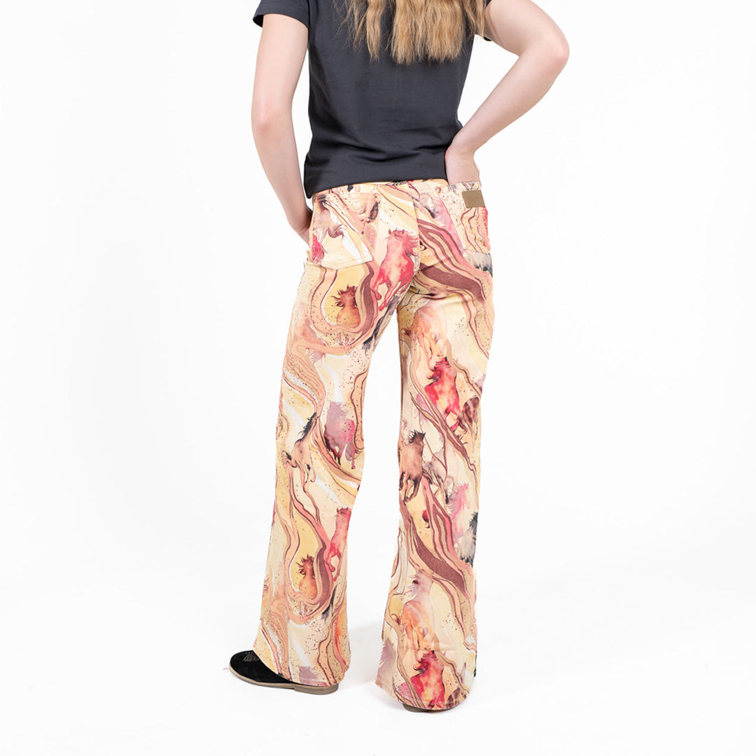 Wrangler Women's Lainey Wilson Cheeky Marbled Horse Wide Leg Jean