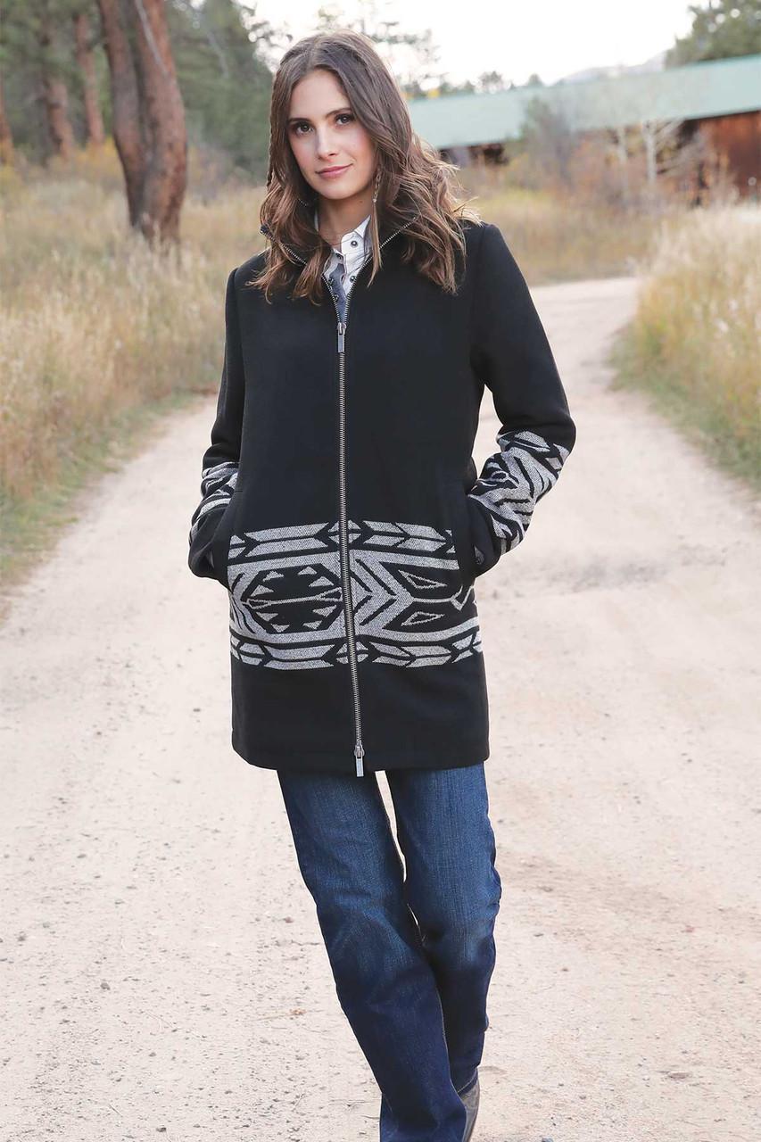 Cinch Women's Walking Jacket In Black