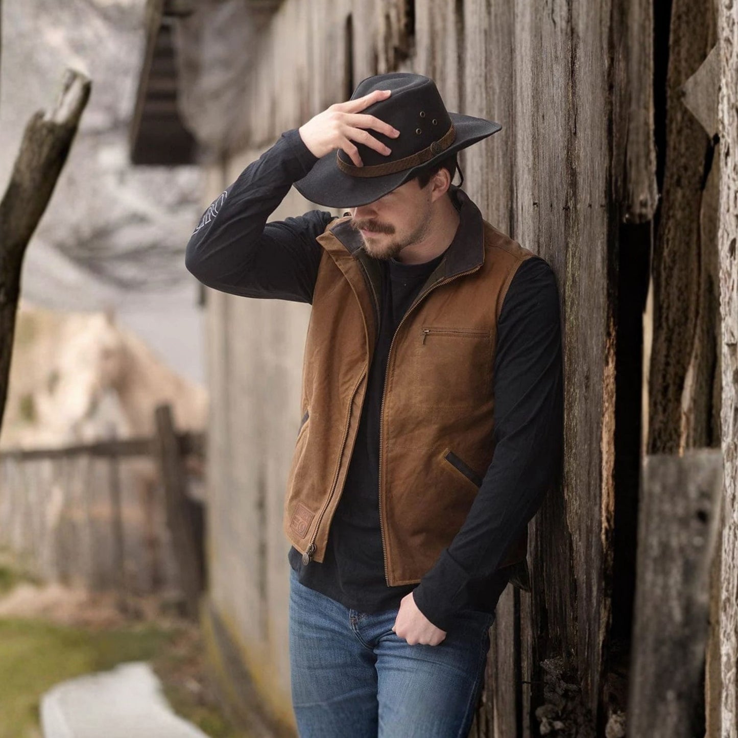 Outback Trading Company Men's Vest Sawback In Field Tan