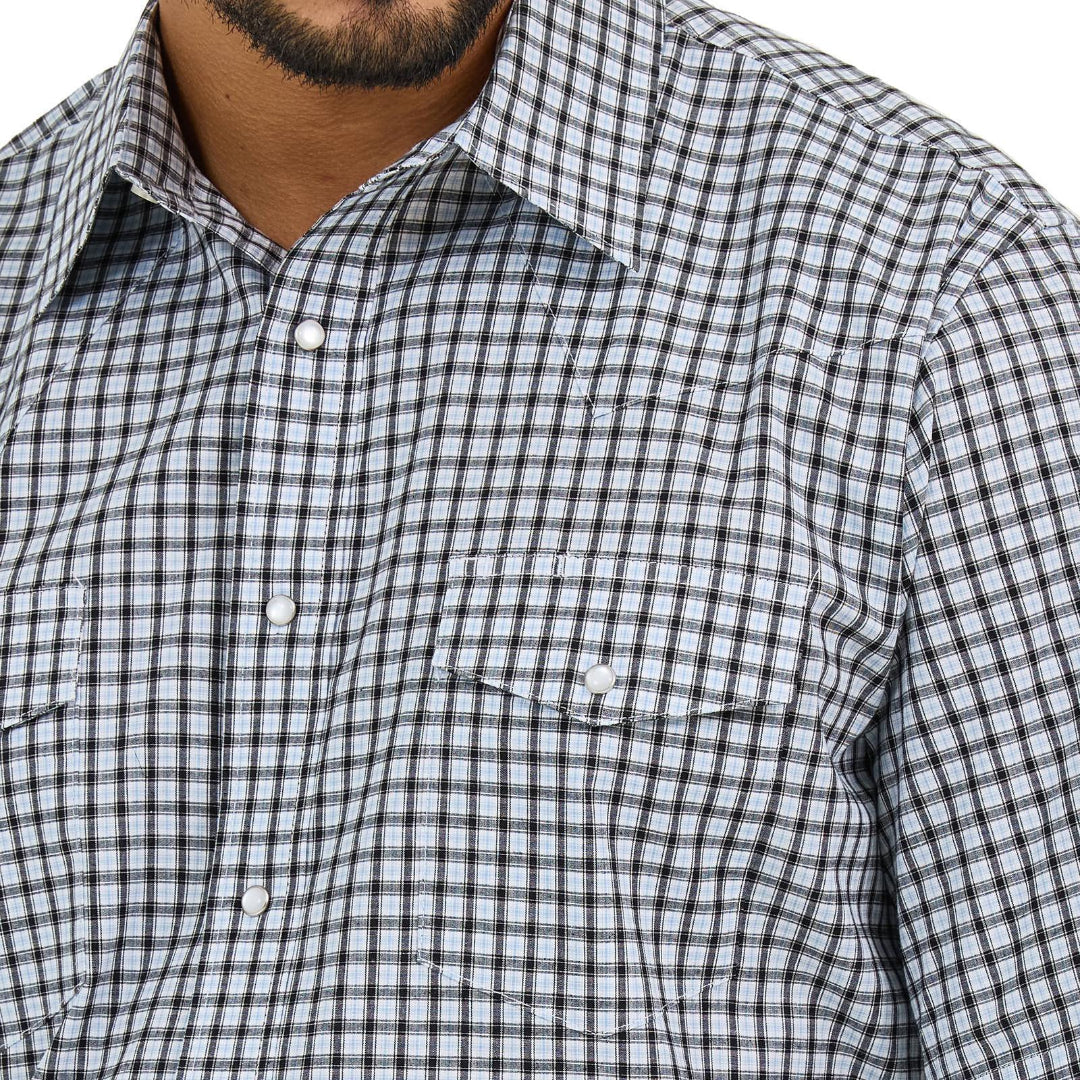 Wrangler Men's Wrinkle Resist Short Sleeve Shirt- Classic Fit