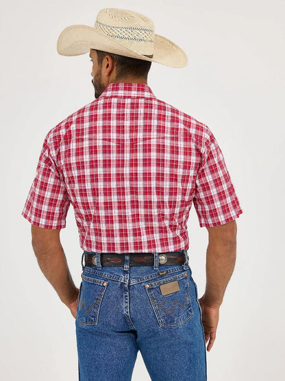 Wrangler Men's Wrinkle Resistant Short Sleeve Snap Shirt Red