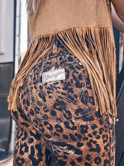 Wrangler X Lainey Wilson Women's Bell Bottom Jeans Leopard weis-western-wear