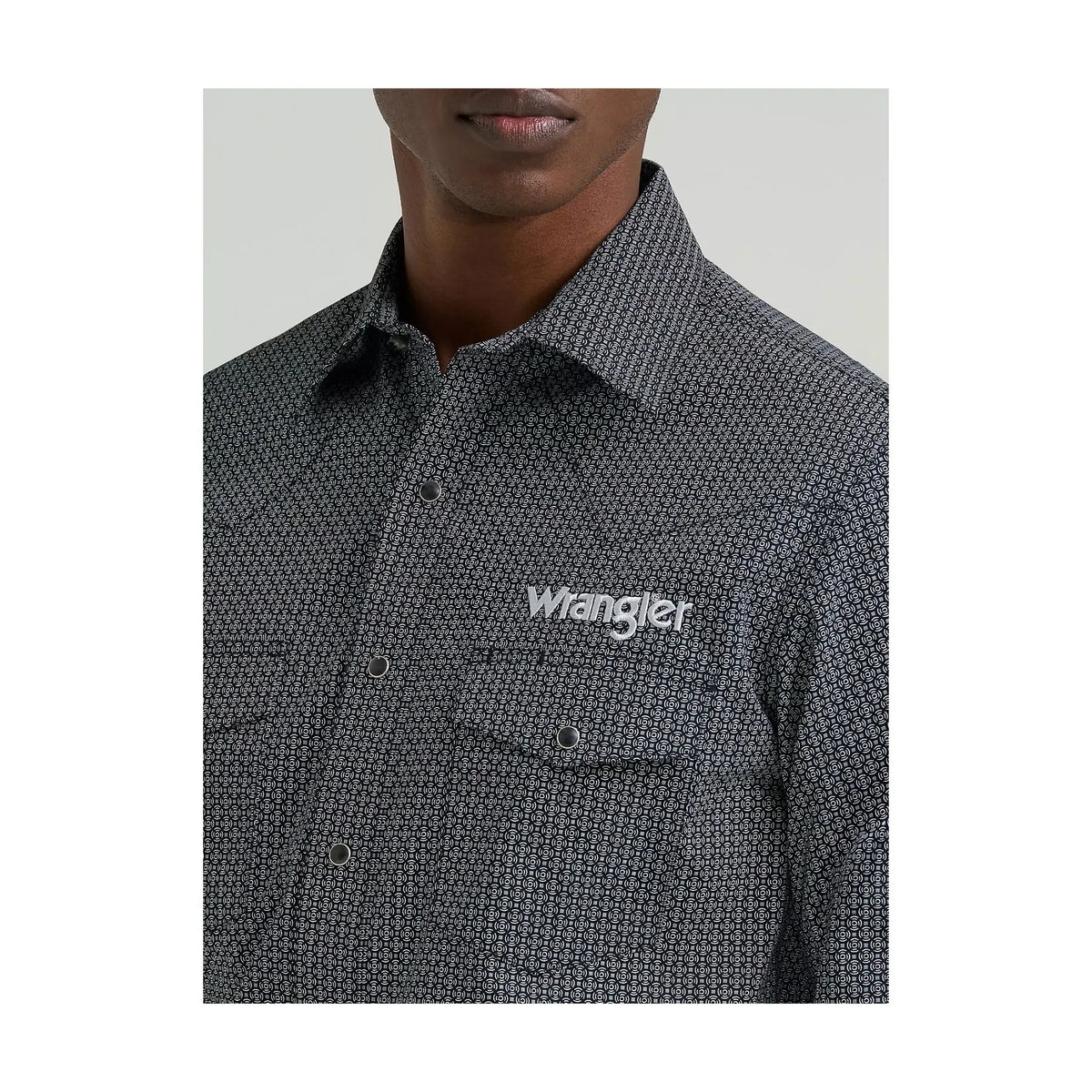 Wrangler Men's Long Sleeve Logo Shirt - Classic Fit - Snaps