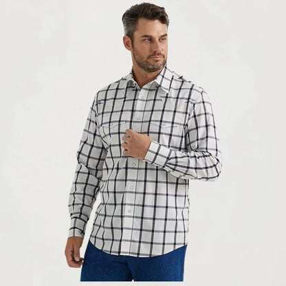 Wrangler Men's Wrinkle Resist Long Sleeve Shirt Classic Fit