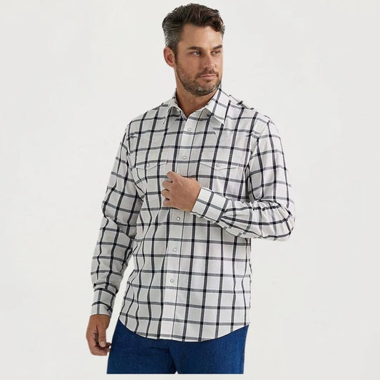 Wrangler Men's Wrinkle Resist Long Sleeve Shirt Classic Fit