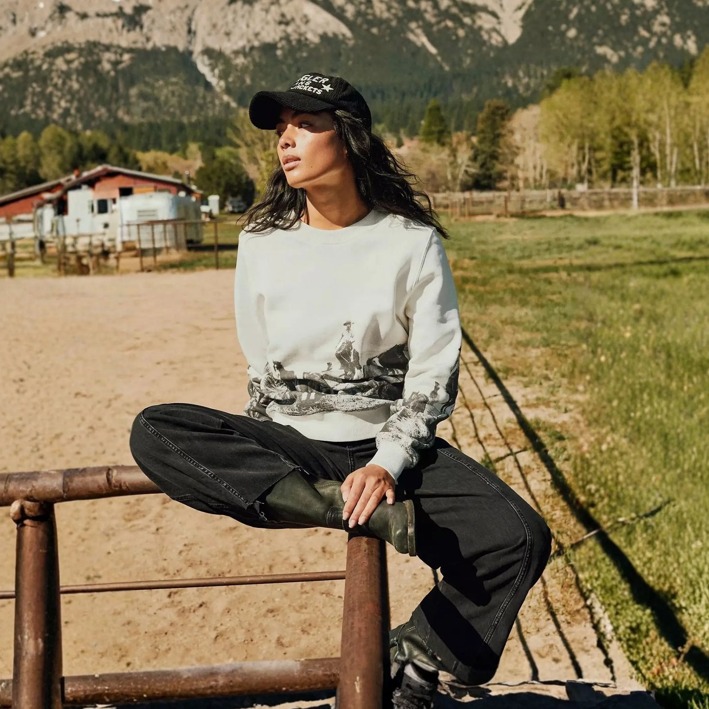 Wrangler Women's Archival Graphic Fleece Reg Pullover