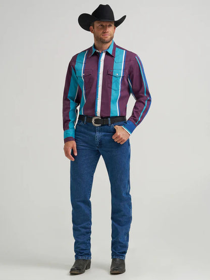 Wrangler 112375225 Brushpopper vintage long sleeve western shirt showing a close-up of the snap-closure cuff details.