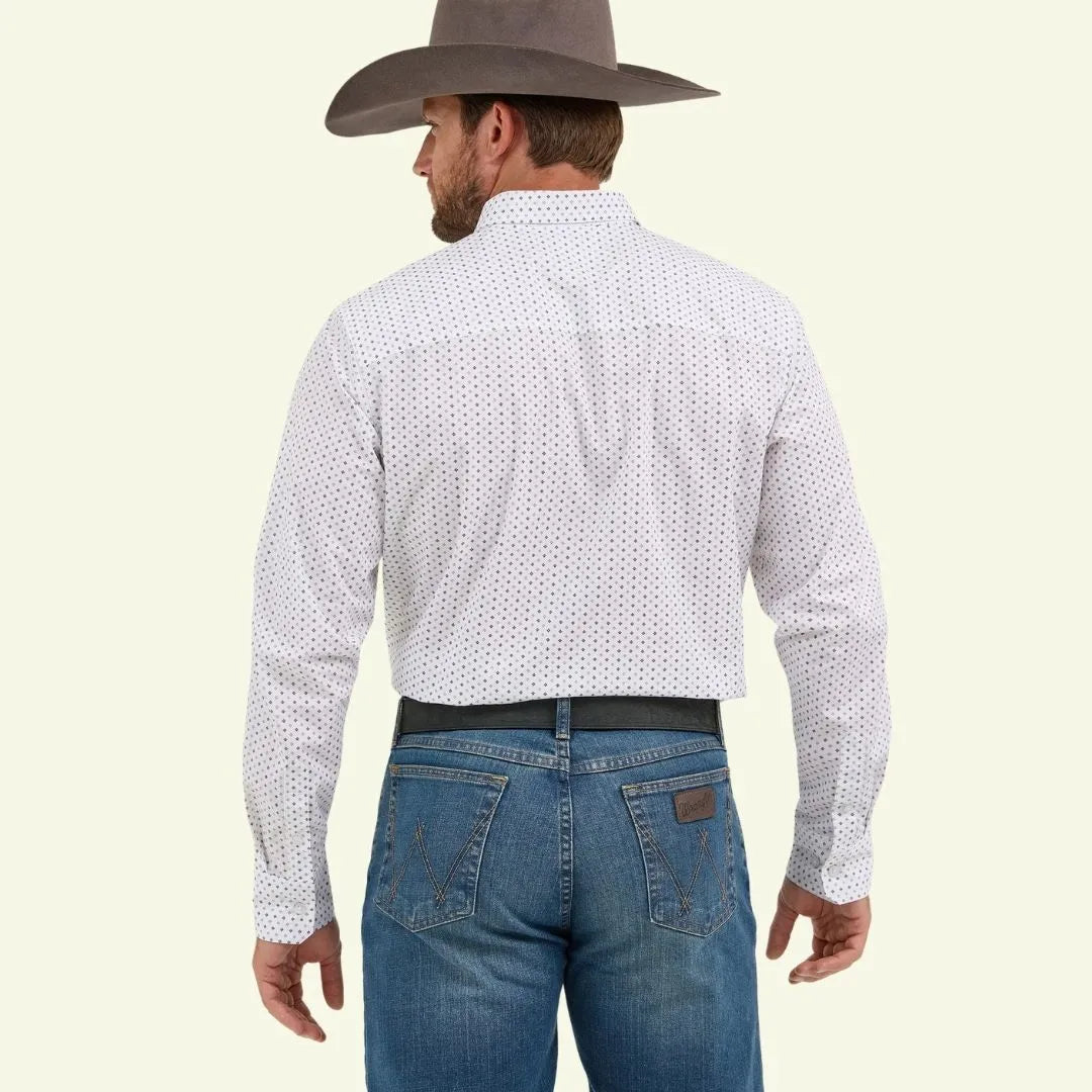 Wrangler Men's X Cody Johnson Long Sleeve Shirt Classic Fit White/Grey 112369539
