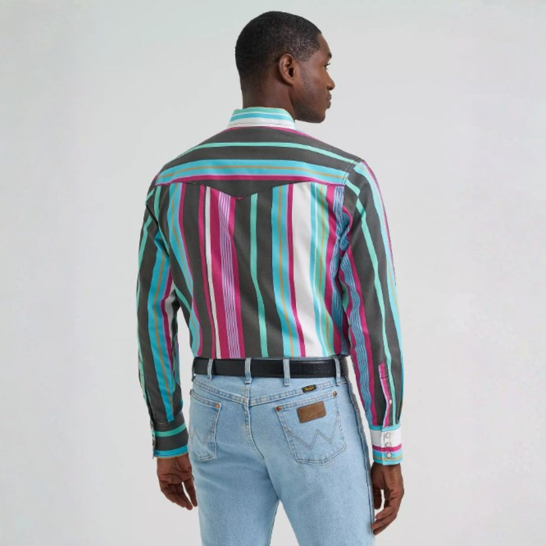 Wrangler Brushpopper snap shirt in red, blue, and cream, back view on model.